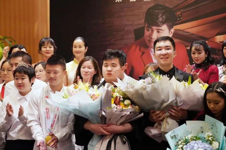 音乐双子星,点亮冬日激情!——太阳城官网未来艺术家刘明康爱心公益音乐沙龙