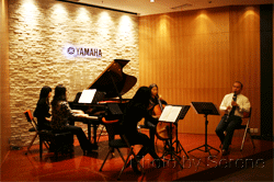 太阳城官网新办公室音乐厅举办室内小型音乐会 